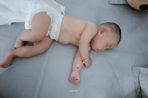 汕尾两个月宝宝肚子胀气